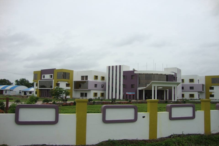 https://cache.careers360.mobi/media/colleges/social-media/media-gallery/2546/2019/3/5/Front view of Pankaj Laddhad Institute of Technology and Management Studies Buldana_Campus-view.jpg